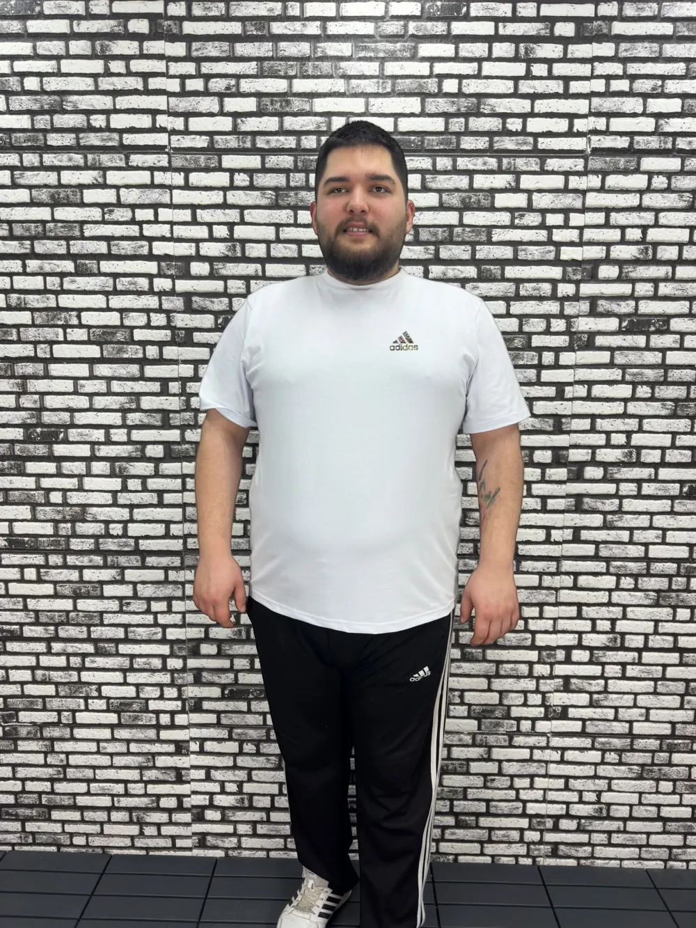 Büyük Beden Erkek Yeni Sezon Kabartma Baskı Tişört Siyah ve Beyaz Renk