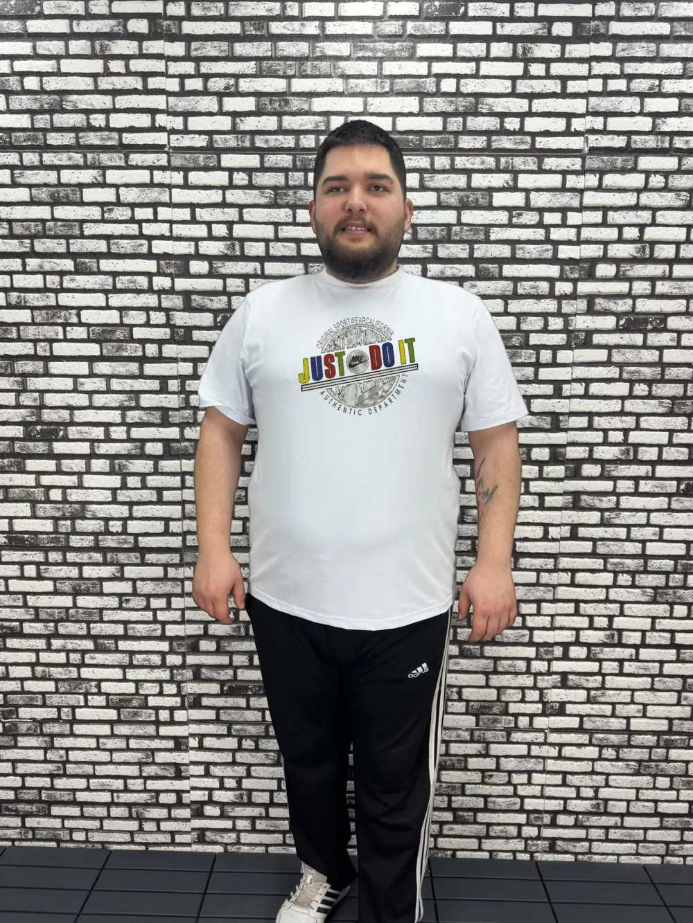 Büyük Beden Erkek Yeni Sezon Kabartma Baskı Tişört Siyah ve Beyaz Renk