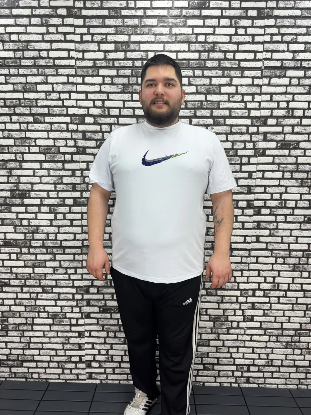 Büyük Beden Erkek Yeni Sezon Tişört Kabartma Baskılı Siyah ve Beyaz Renk