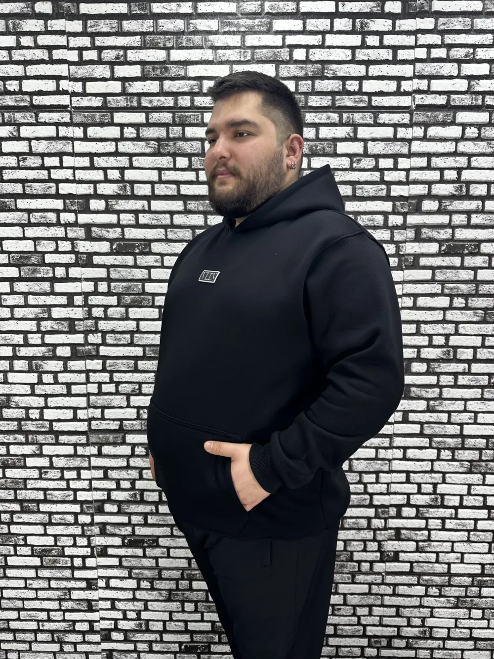 Büyük Beden Erkek 3 İplik Şardonlu Kapüşonlu Kanguru Cepli Dikiş Amblem Sweat 5 Renk