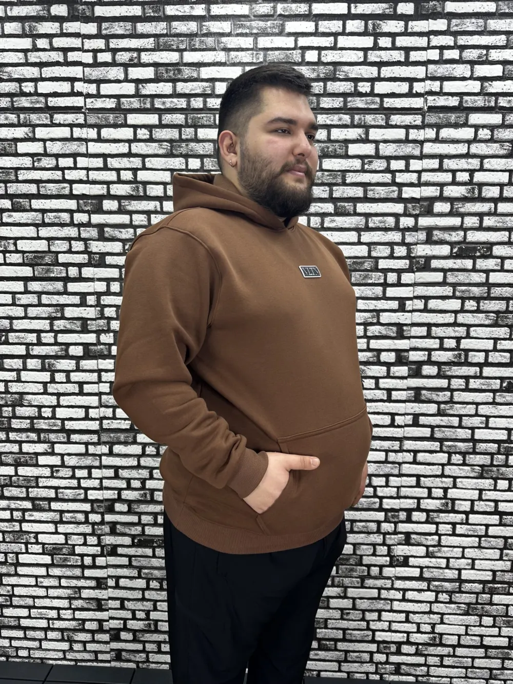 Büyük Beden Erkek 3 İplik Şardonlu Kapüşonlu Kanguru Cepli Dikiş Amblem Sweat 5 Renk