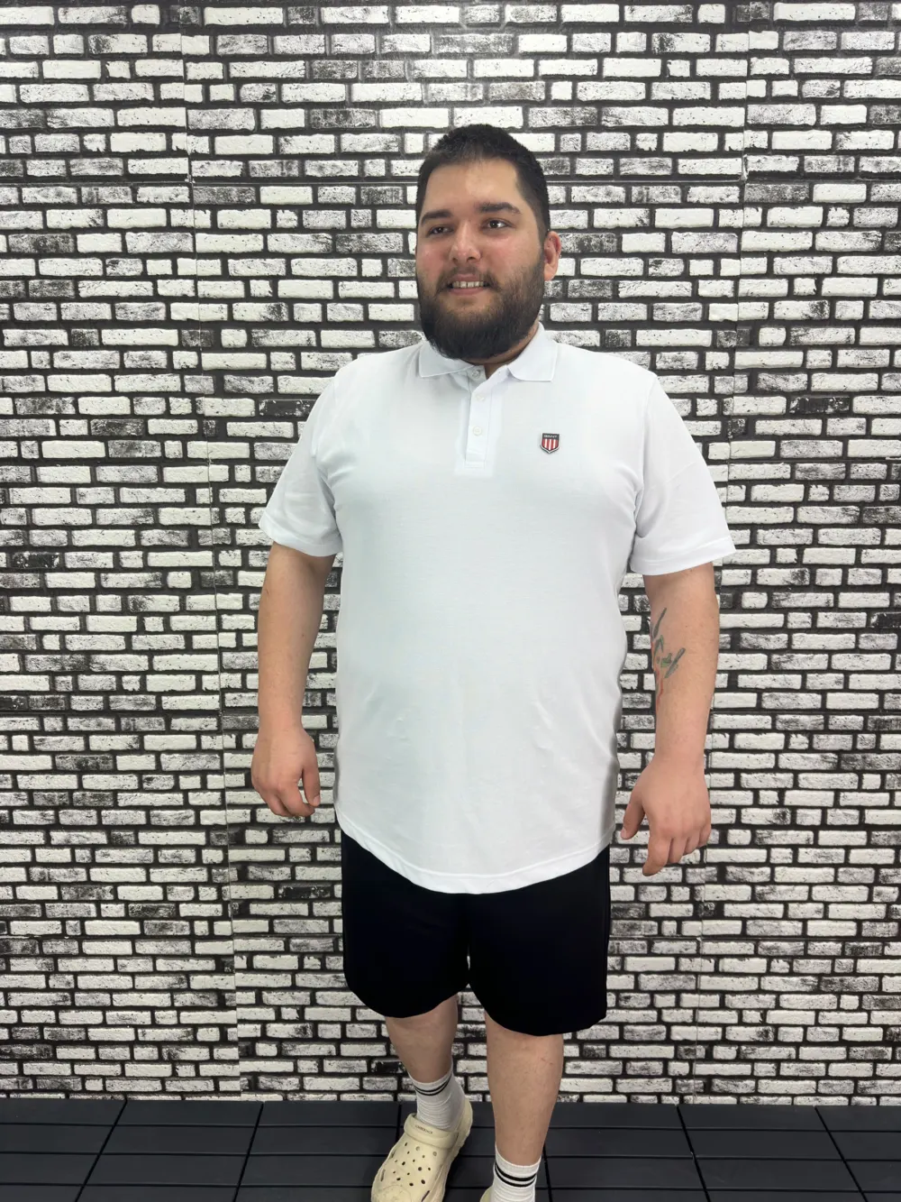 Büyük Beden Erkek Yeni Sezon Yeni Model Yakalı Tişört Siyah Beyaz Renk Kauçuk Dikiş